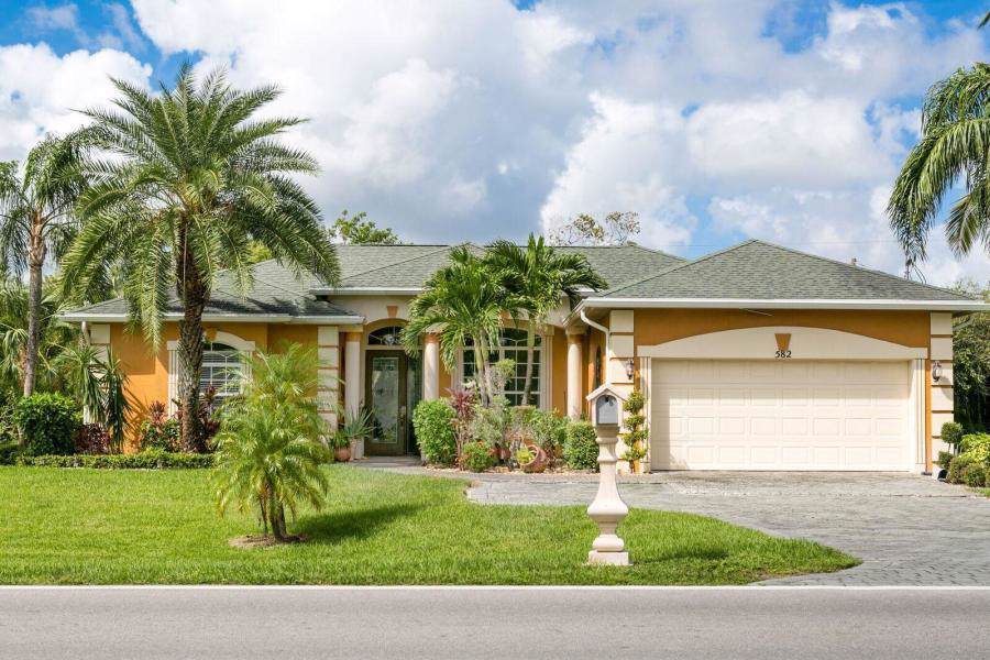 582 Bayshore Boulevard - Photo 1