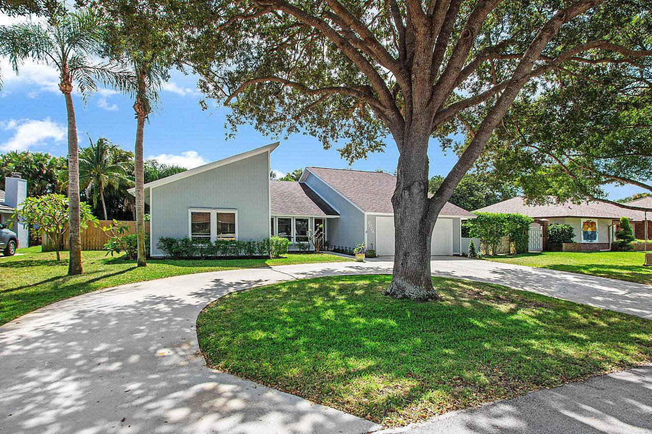 9024 Gardens Glen Circle - Photo 1