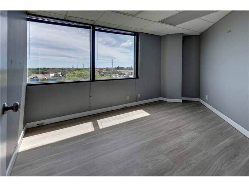 2701 Oakland Park Boulevard - Photo 1