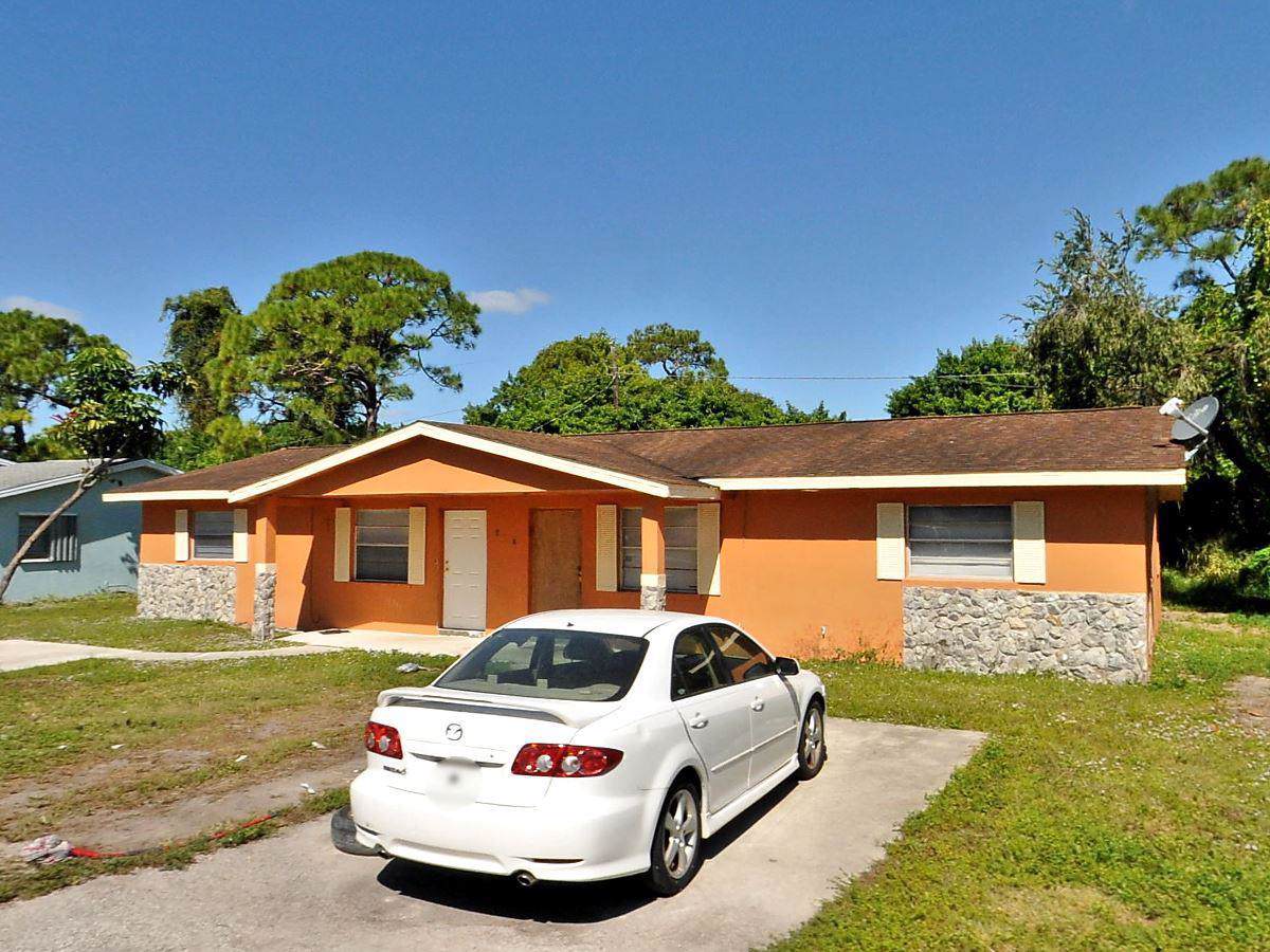 806 Lake Drive - Photo 1