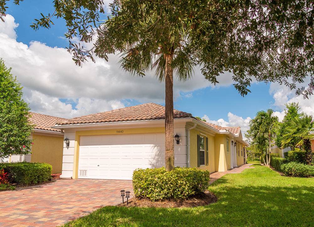 11440 Pembroke Drive - Photo 1