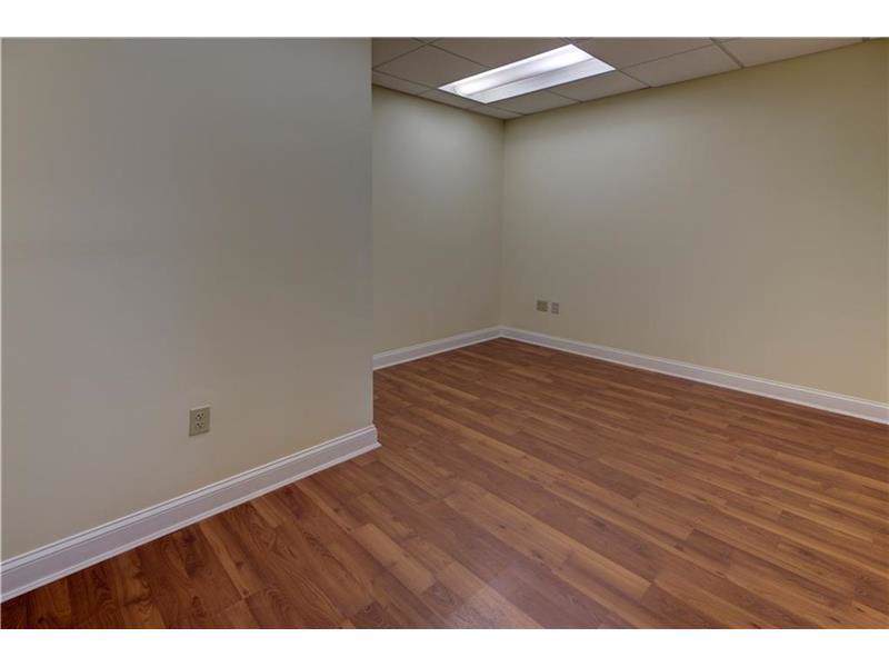 2701 Oakland Park Boulevard - Photo 1