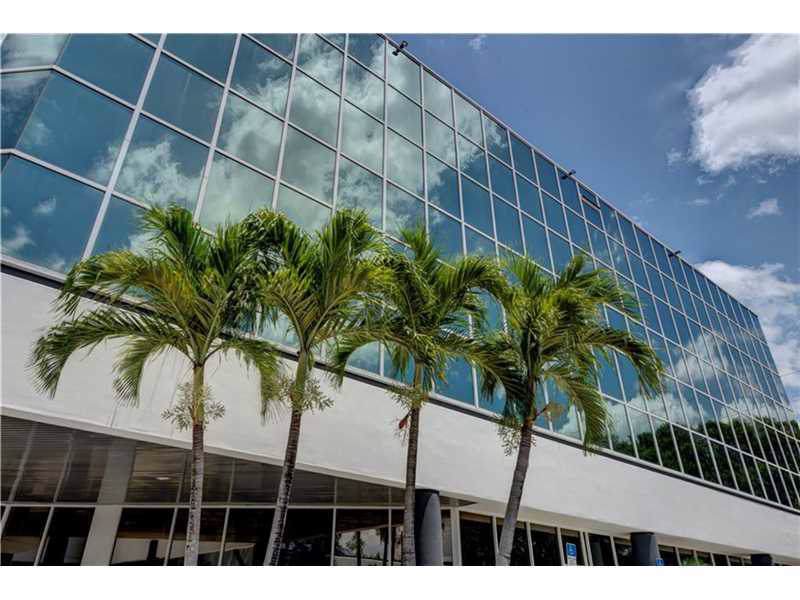 2701 Oakland Park Boulevard - Photo 1
