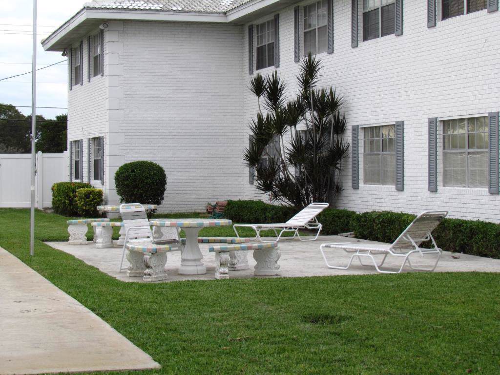 298 6th Street - Photo 1
