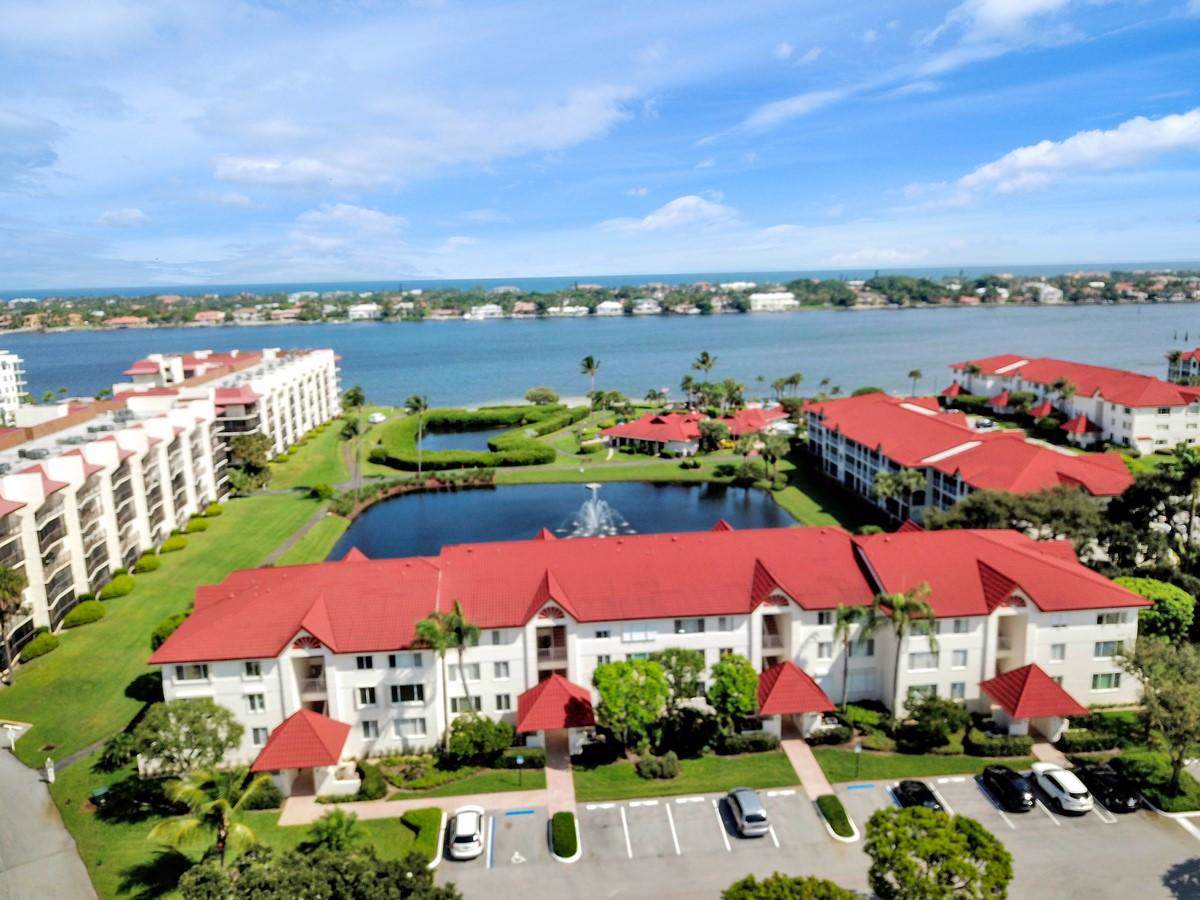 102 Half Moon Circle - Photo 1