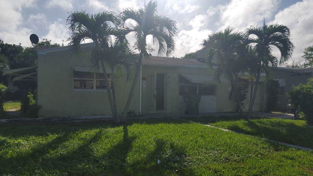 131 25th Street - Photo 1