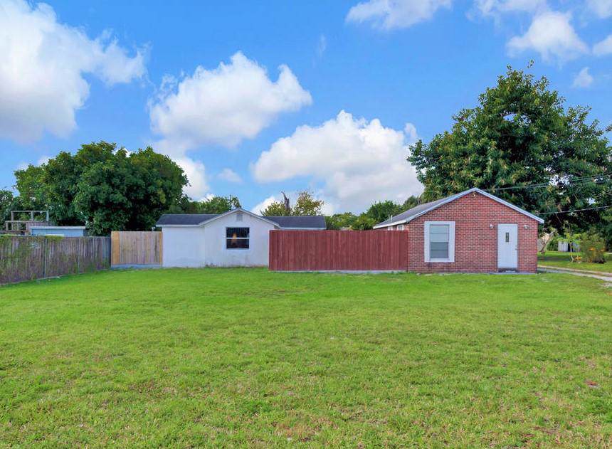3901 Lakewood Road - Photo 1