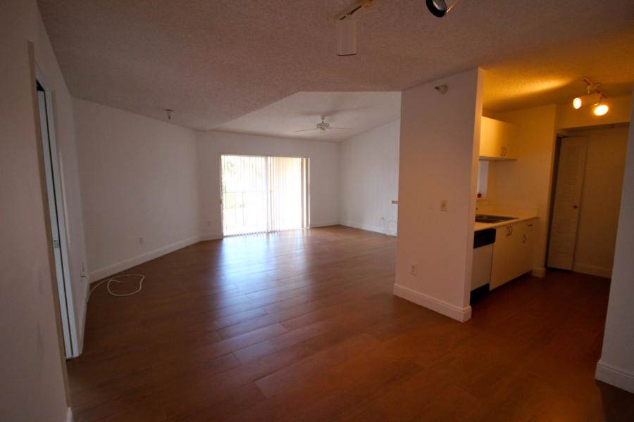 123 Yacht Club Way - Photo 1