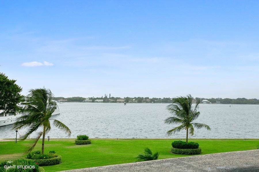 134 Lakeshore Drive - Photo 1