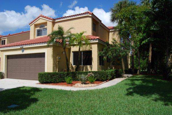 10473 Lake Vista Circle - Photo 1