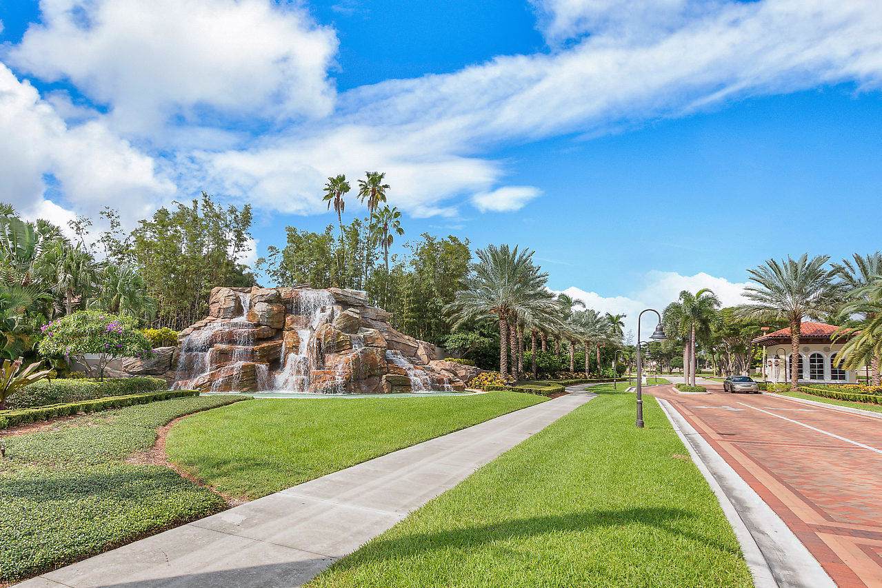 6670 Villa Sonrisa Drive - Photo 1