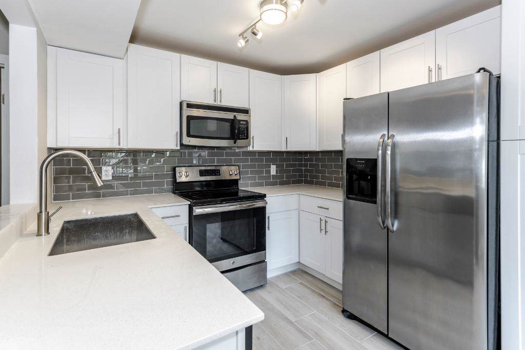 7626 Tahiti Lane - Photo 1