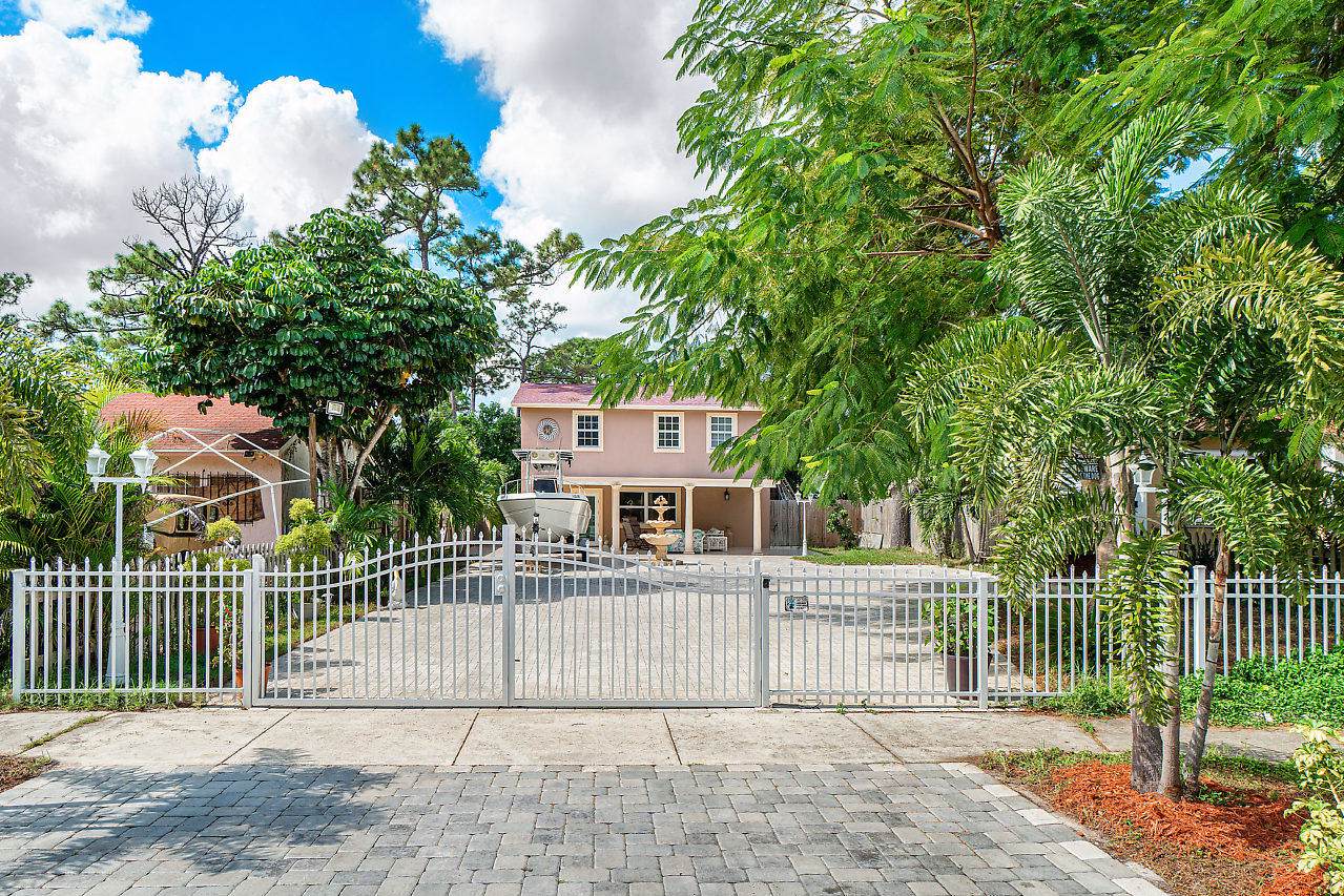437 Swain Boulevard - Photo 1