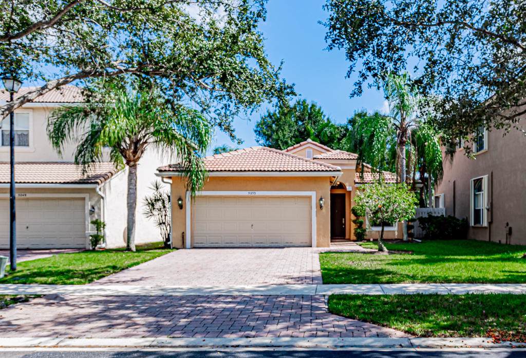 5253 Sancerre Circle - Photo 1