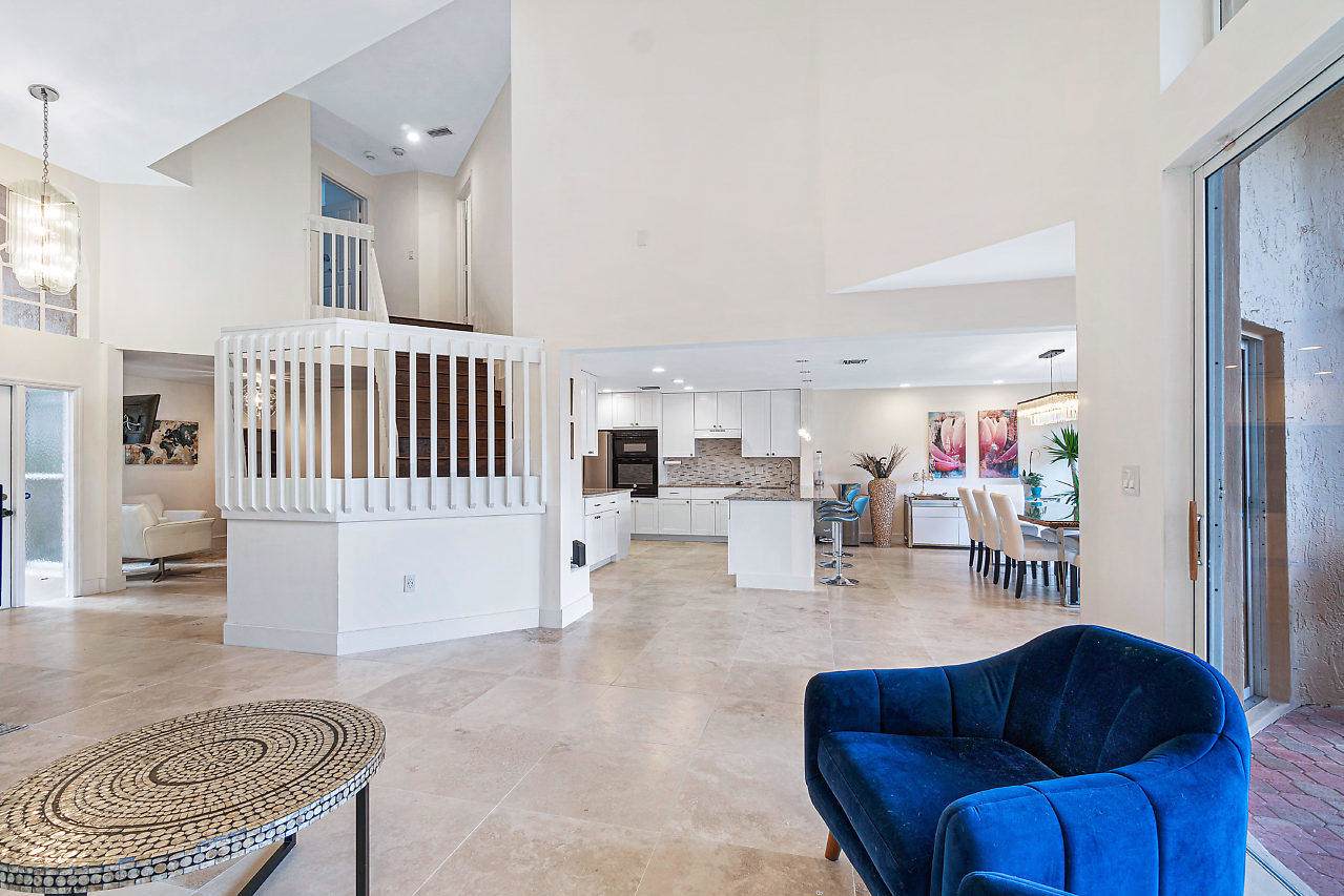 5245 Windsor Parke Drive - Photo 1