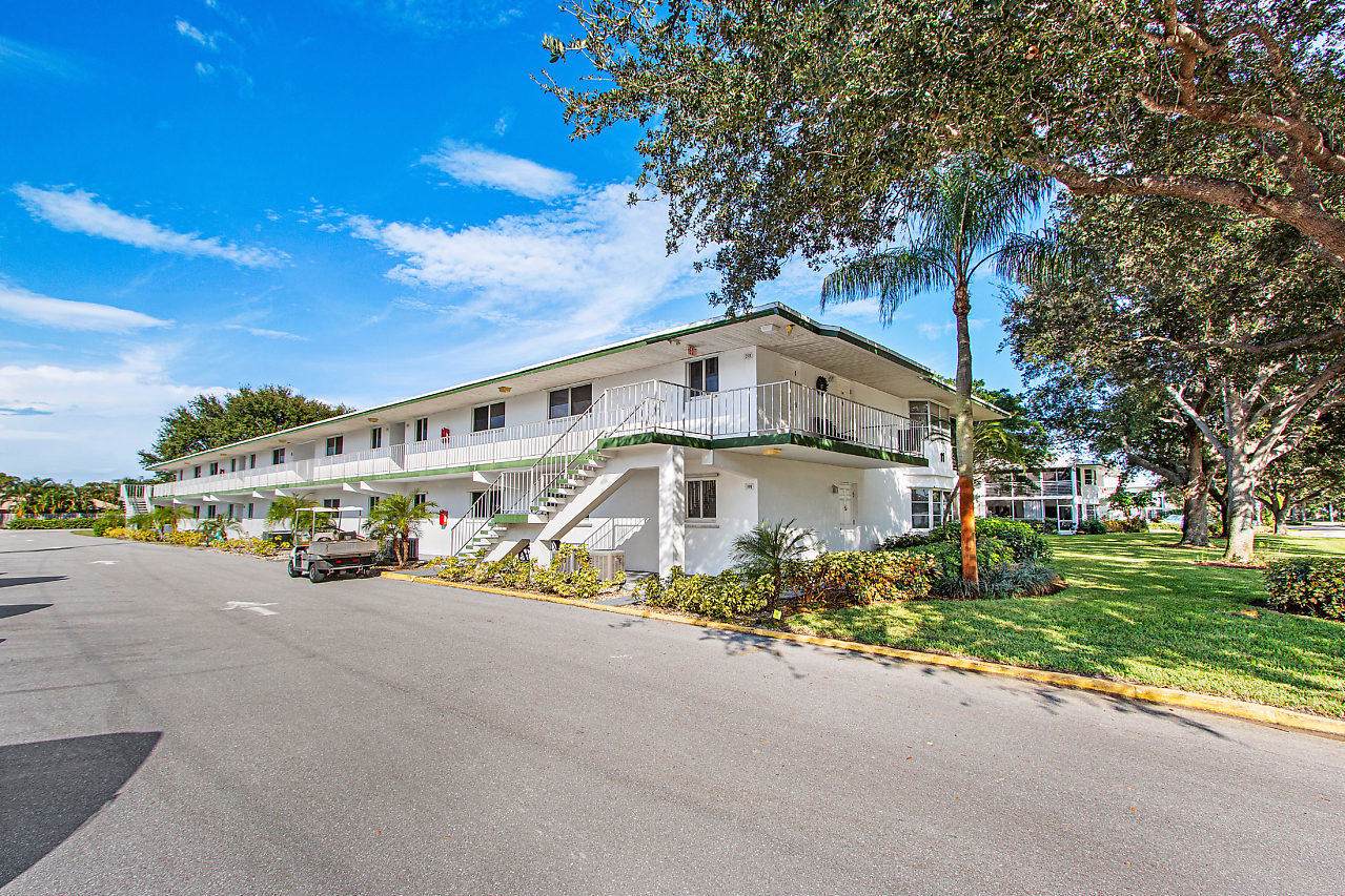 11 Westwood Avenue - Photo 1