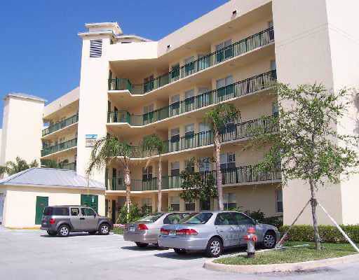 27 Royal Palm Way - Photo 1
