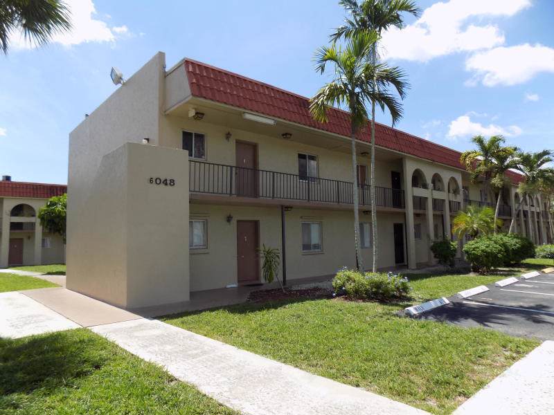 6048 Forest Hill Boulevard - Photo 1