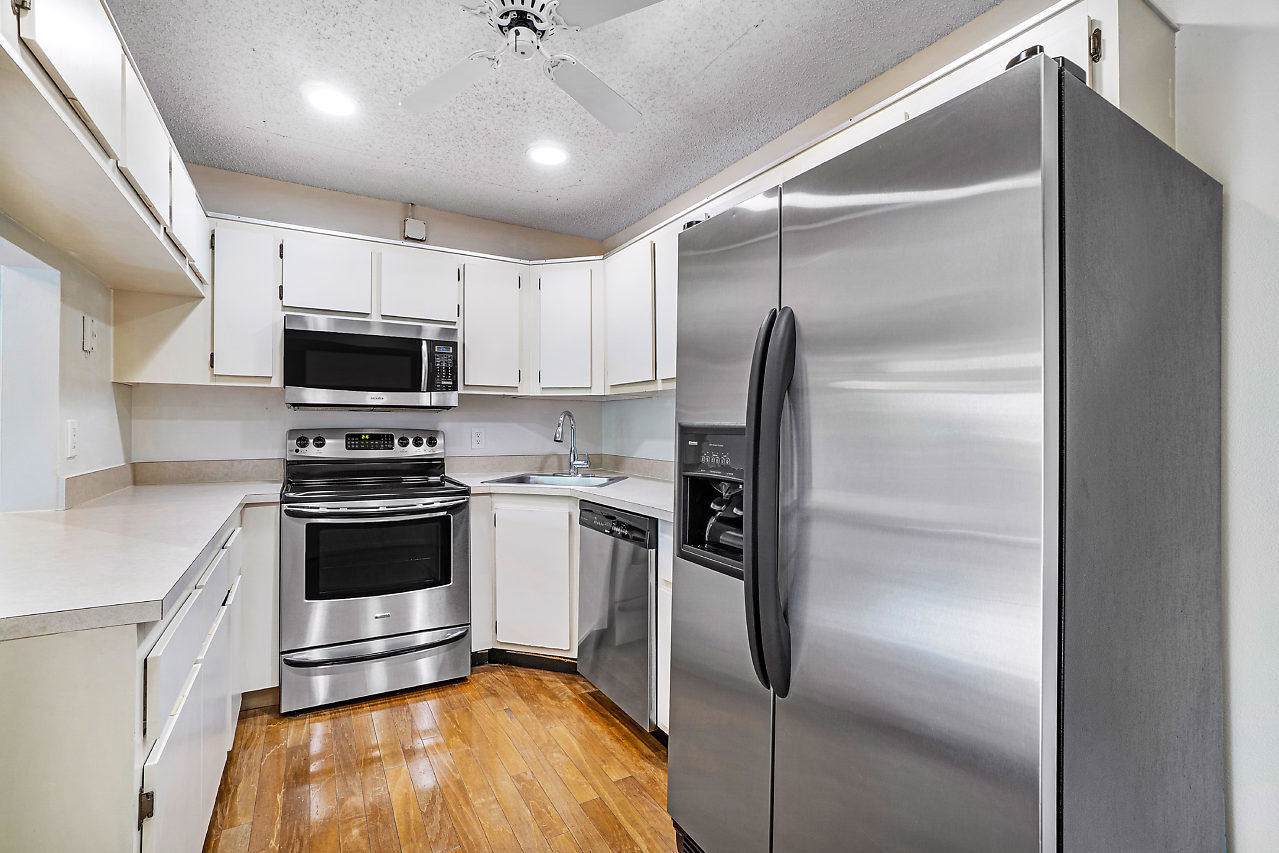 13830 Oneida Drive - Photo 1