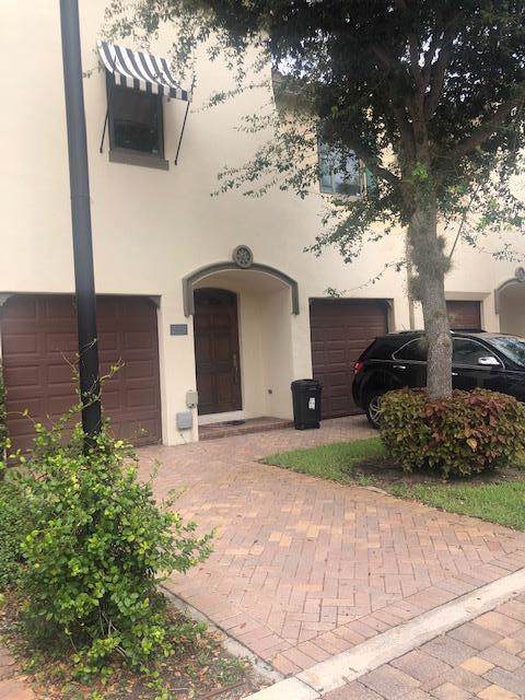 515 Via Villagio - Photo 1