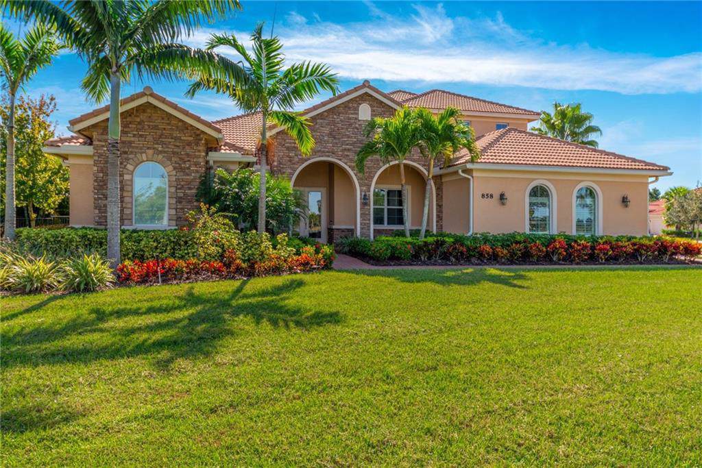 858 Tres Belle Circle - Photo 1