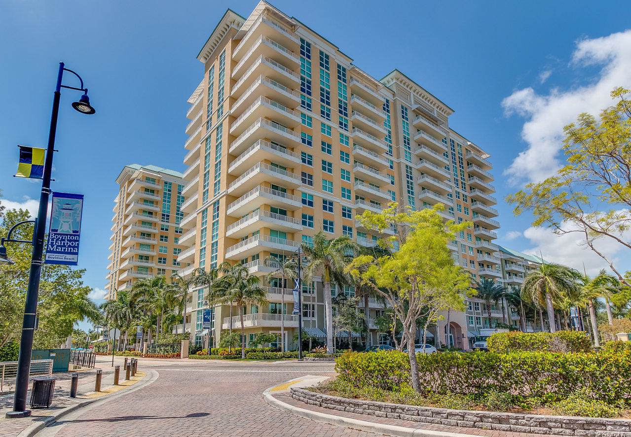 625 Casa Loma Boulevard - Photo 1