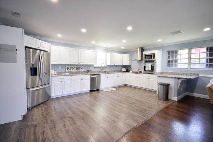 1609 Clearmont Street - Photo 1