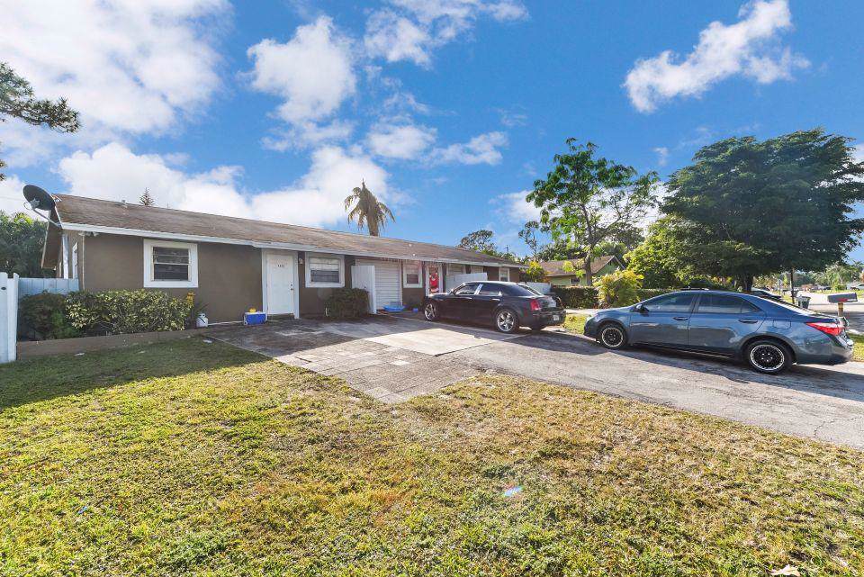 4850 Weymouth Street - Photo 1
