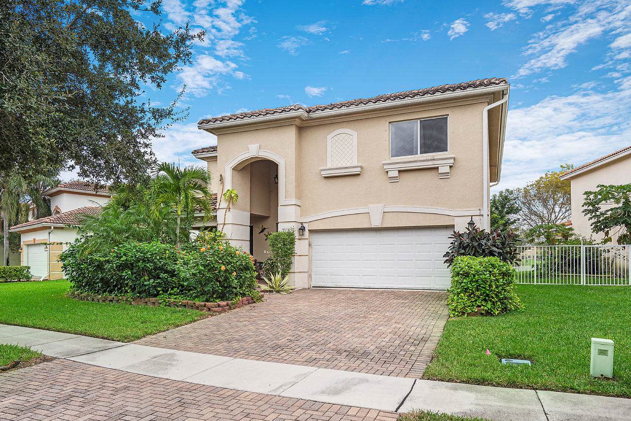 712 Gazetta Way - Photo 1