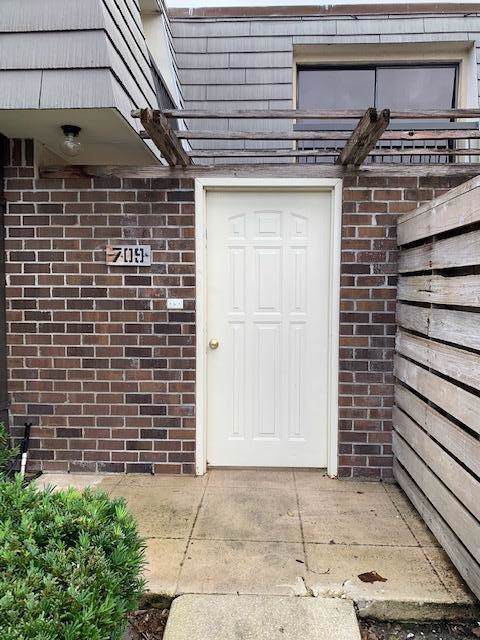 709 7th Terrace - Photo 1