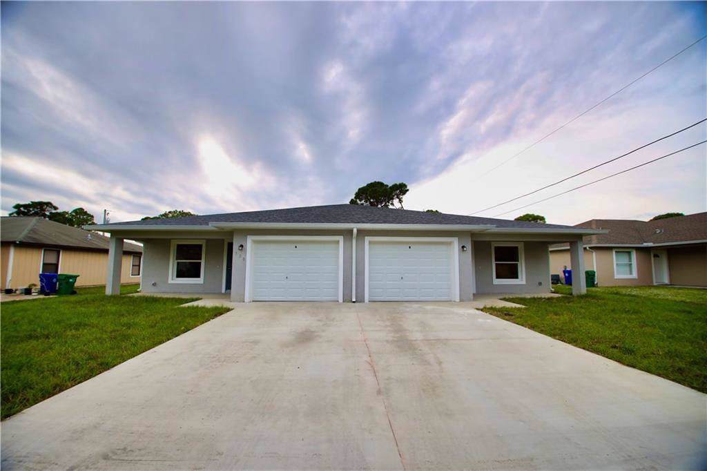 114 Admiral Circle - Photo 1