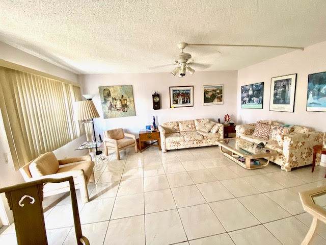 4046 Lyndhurst K - Photo 1