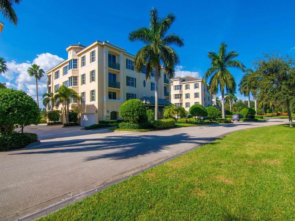 9025 Somerset Bay Lane - Photo 1