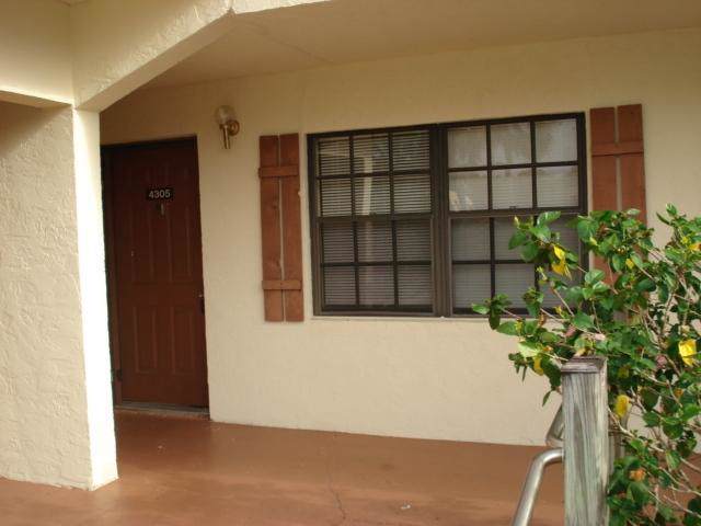 4305 Oak Terrace Drive - Photo 1