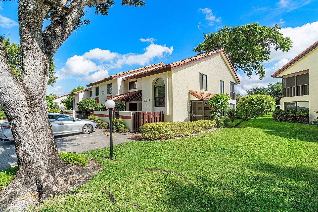 10915 Palm Lake Avenue - Photo 1