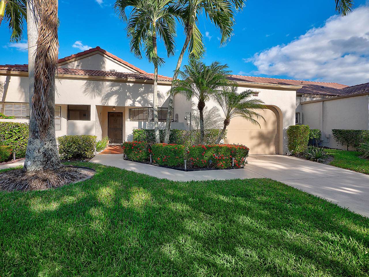 5871 Parkwalk Circle - Photo 1