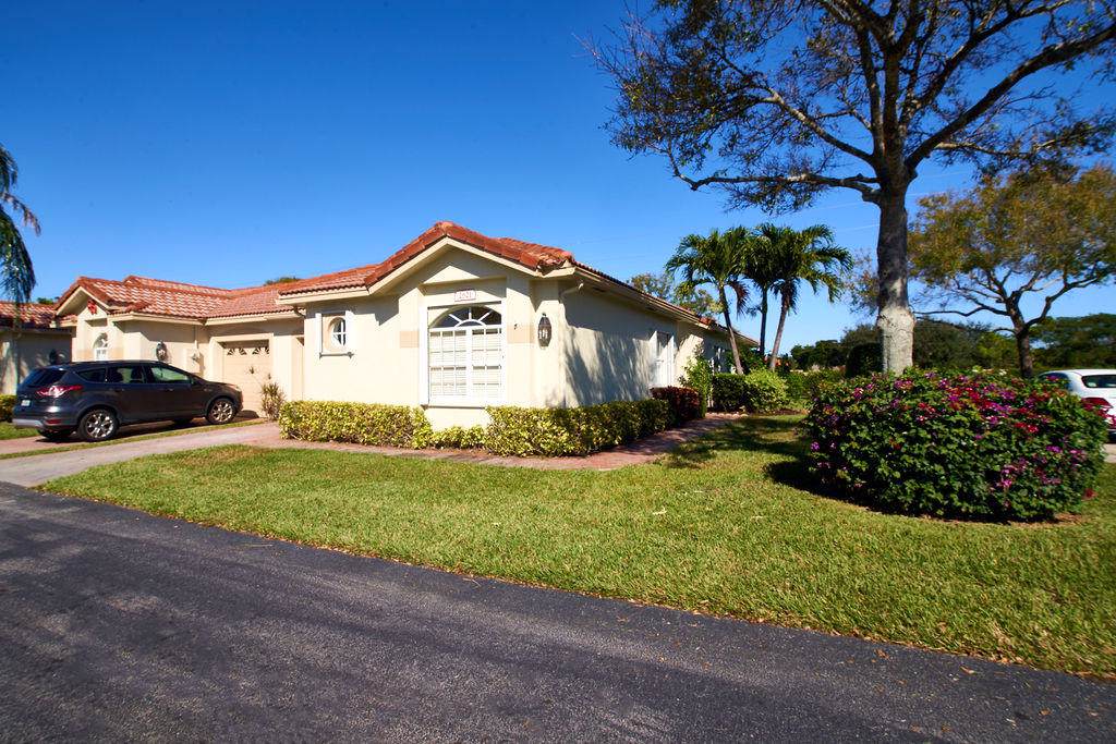 2621 Crabapple Circle - Photo 1