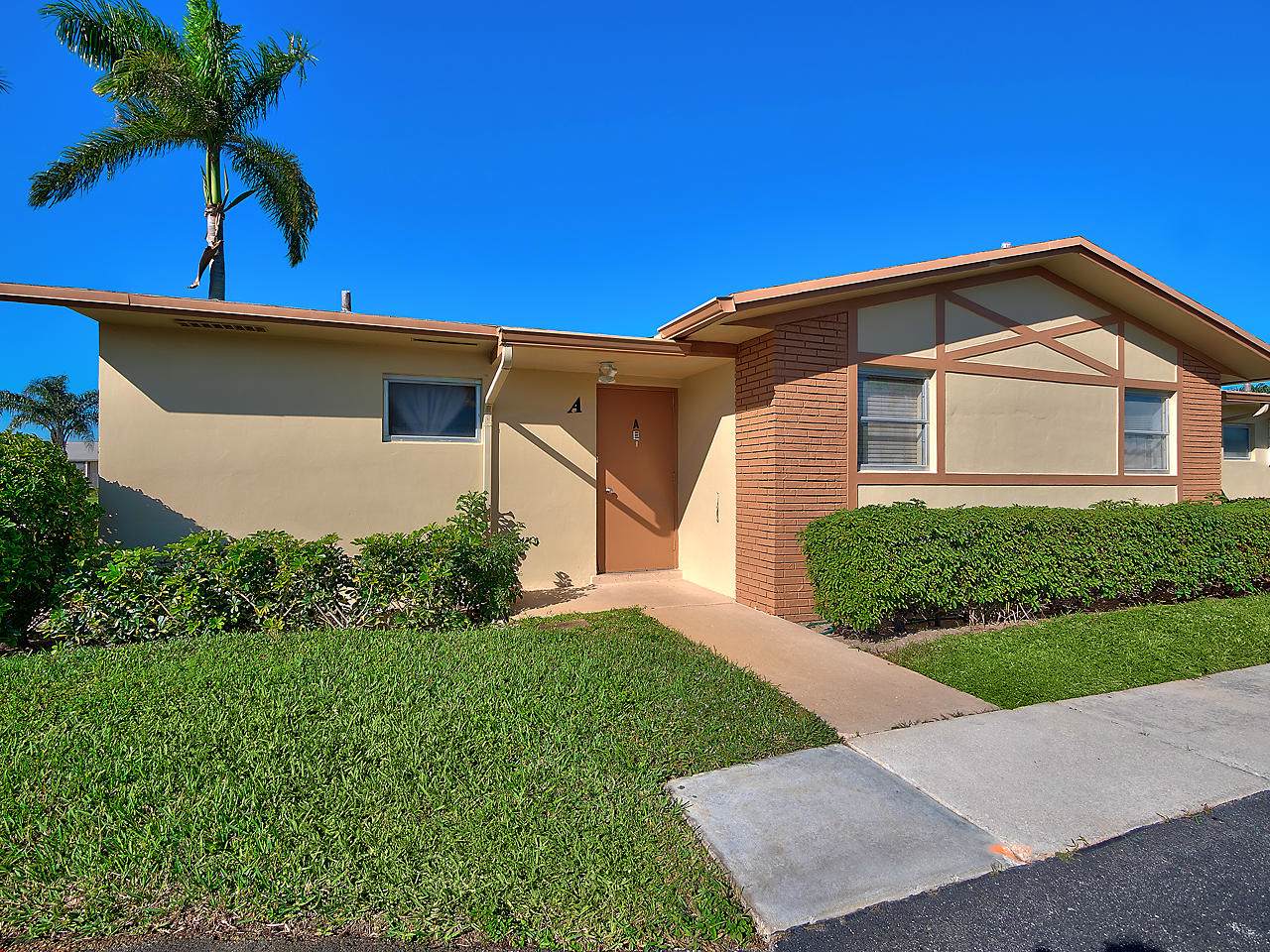 2842 Crosley Drive - Photo 1