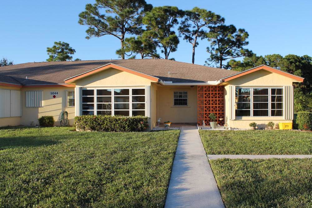 5044 Lakefront Boulevard - Photo 1