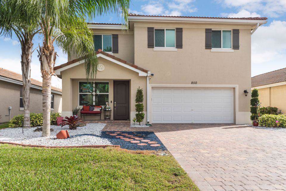 850 Palm Tree Lane - Photo 1