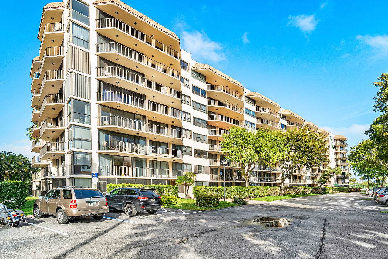 859 Jeffery Street - Photo 1