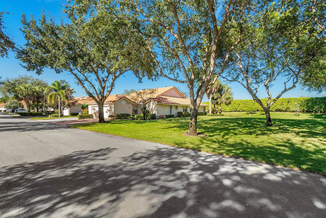7715 Majestic Palm Drive - Photo 1