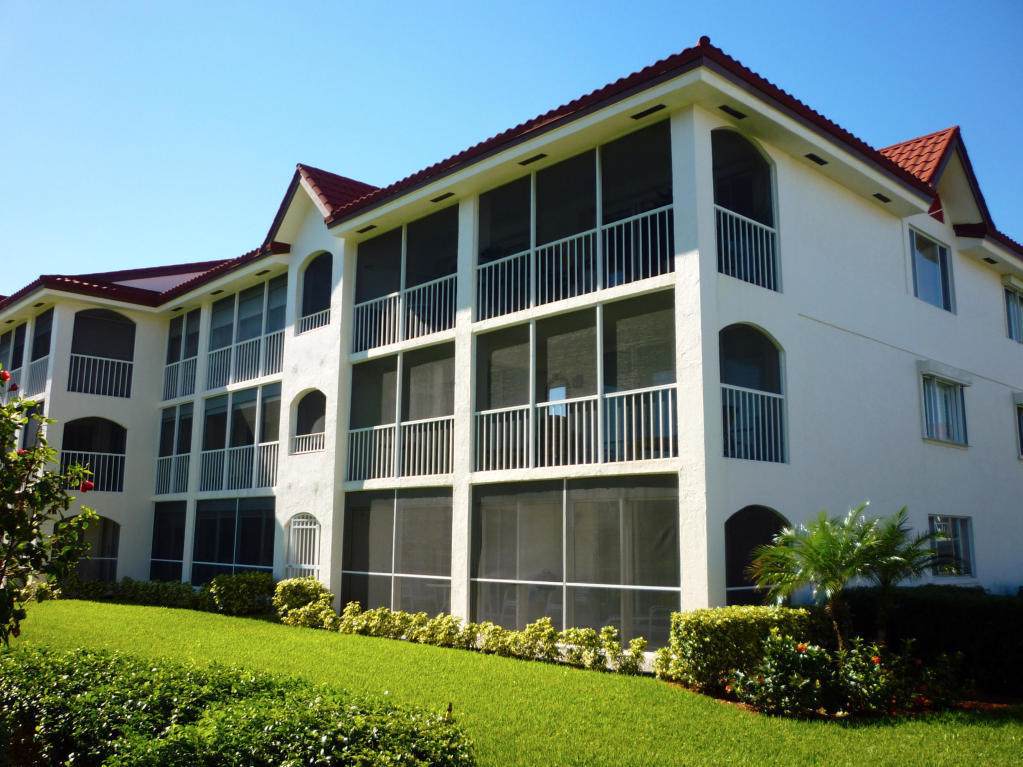 107 Half Moon Circle - Photo 1