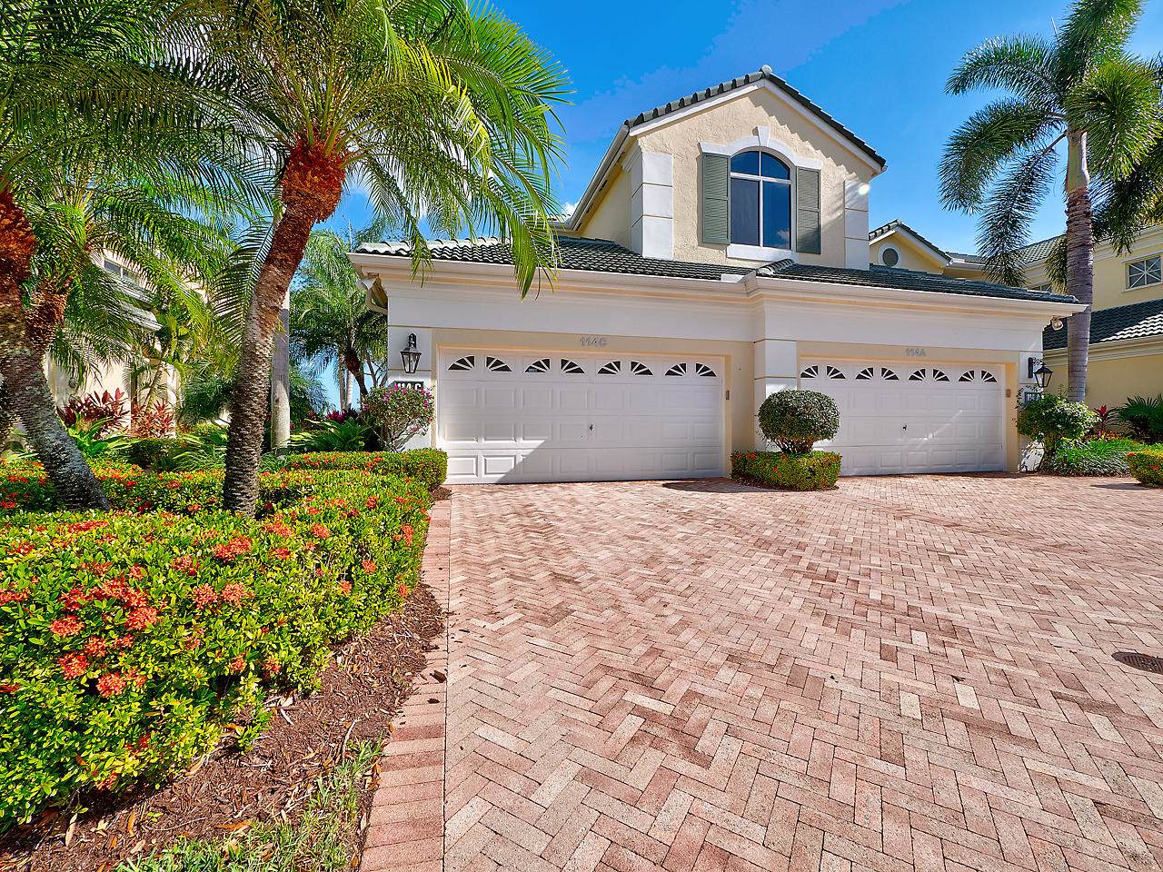 114 Palm Point Circle - Photo 1