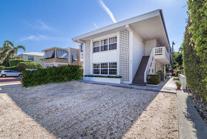 226 Australian Avenue - Photo 1