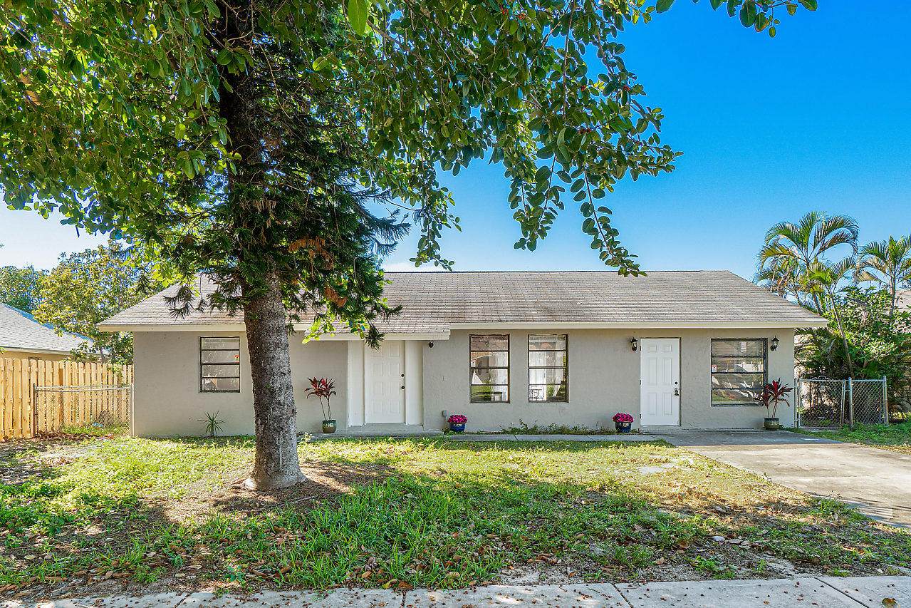 7197 Hyatt Avenue - Photo 1