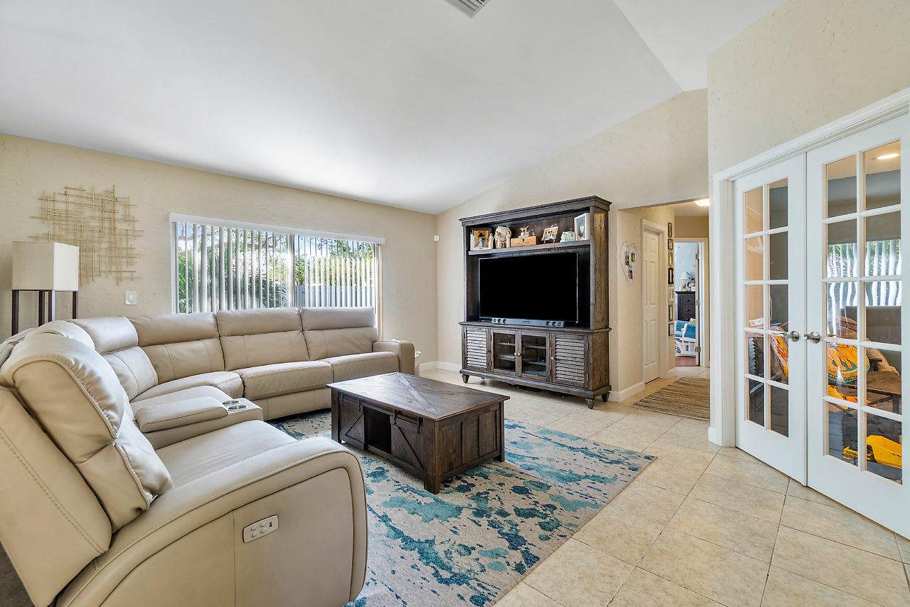 6004 45 Way - Photo 1