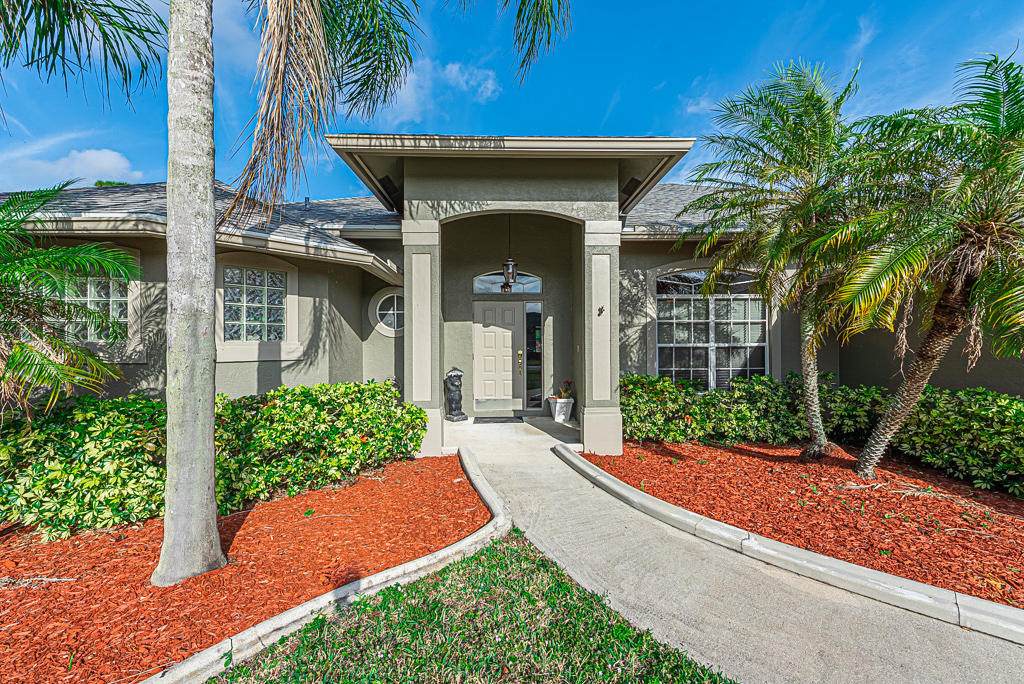 135 Monterey Way - Photo 1