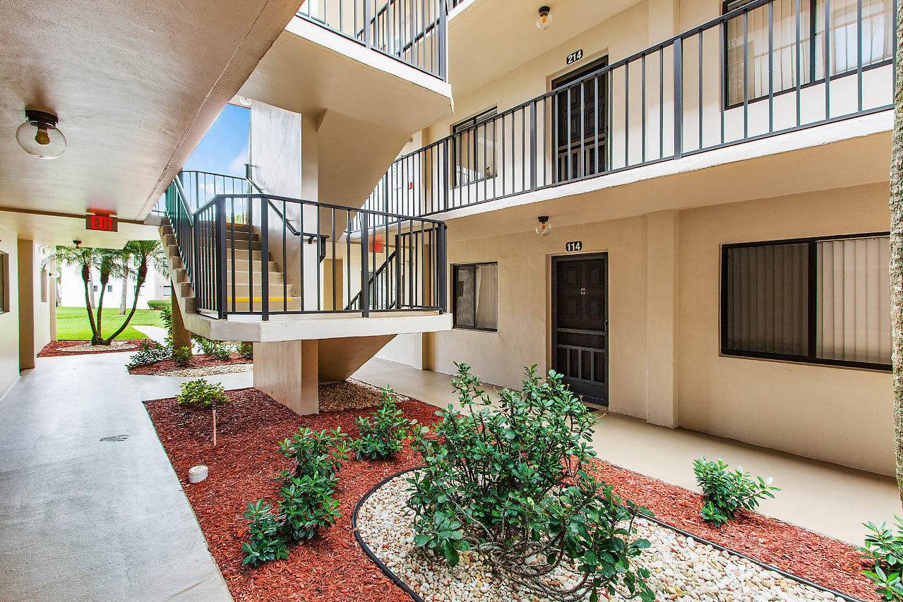 5370 Las Verdes Circle - Photo 1 5370 Las Verdes Circle - Photo 1