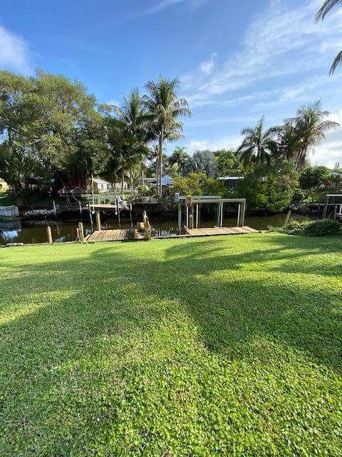 809 Krueger Parkway - Photo 1